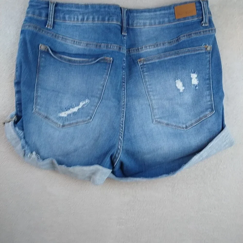 Judy Blue High Rise Cuffed Leopord Denim Shorts Women's 1XL Distressed cutoffs - Picture 11 of 12